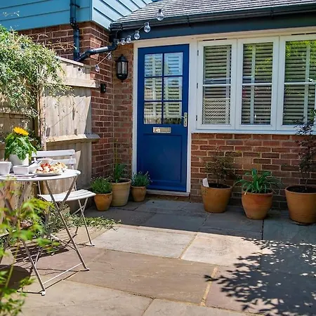 No.51 Villa Lymington Exterior photo